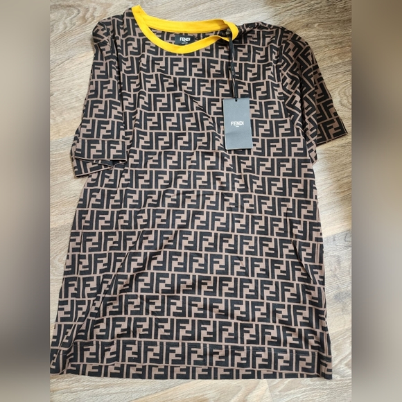 Fendi Tshirt Medium - Picture 1 of 1